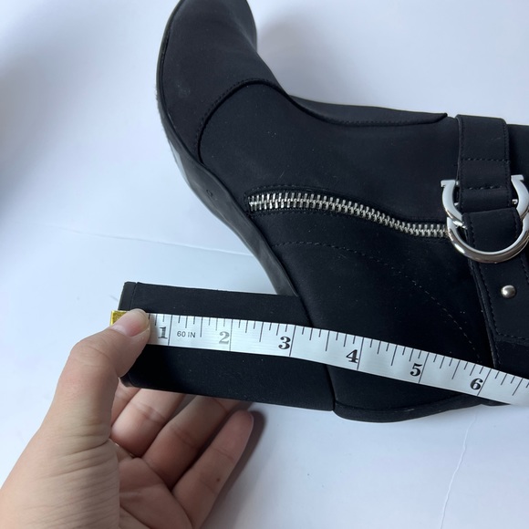 Unisa Women’s Black Ankle Booties With Silver Buckle Detail - Size US 9 - Picture 6 of 7